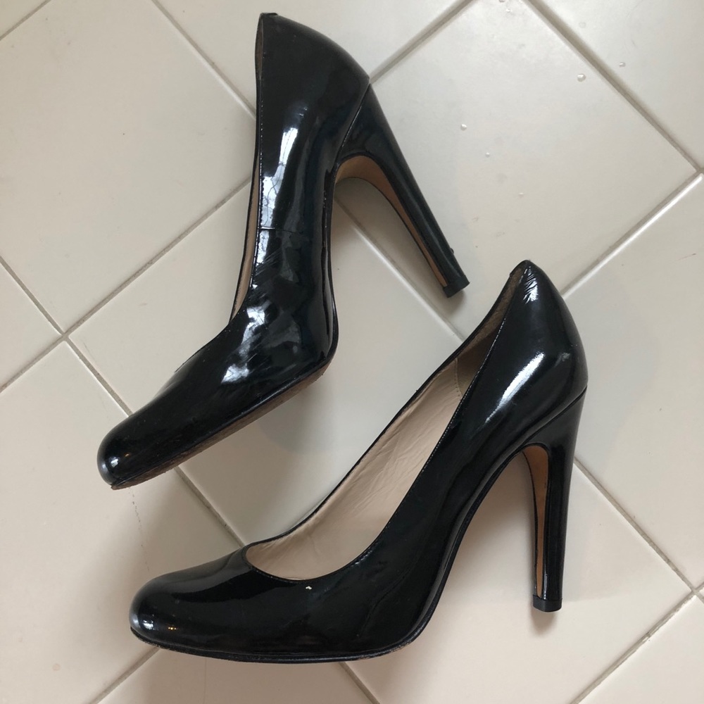 Michael KORS patent leather pump